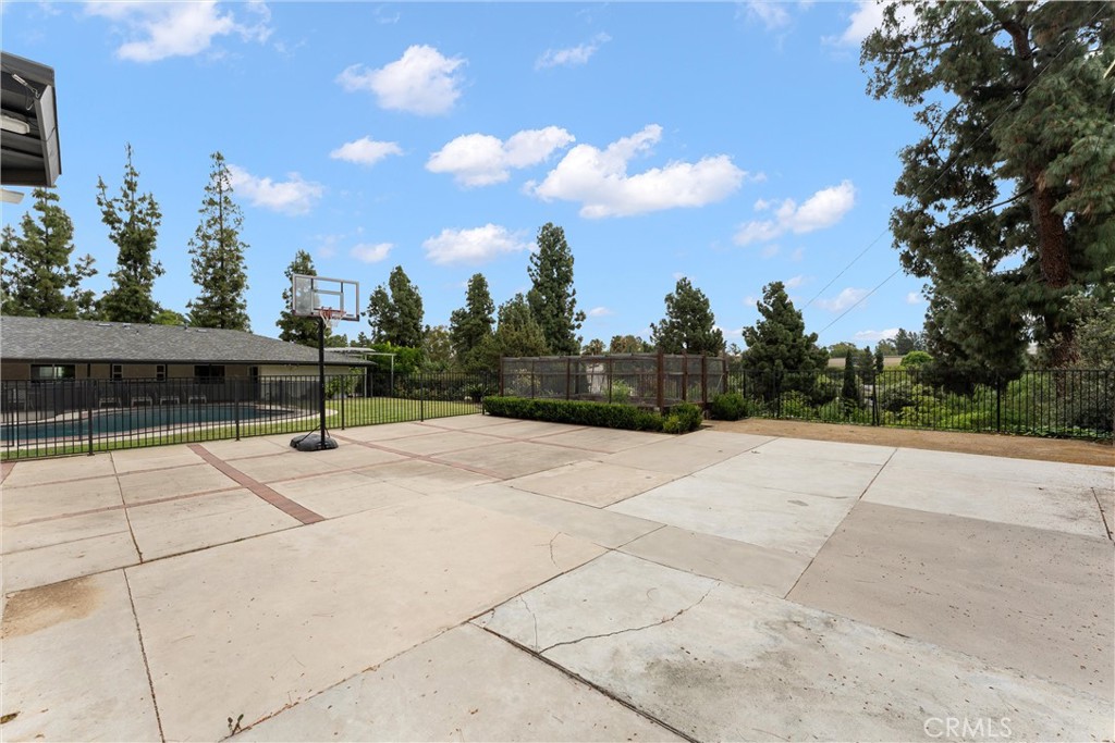 510 Laguna Road Fullerton, CA 92835 - Photo 38 of 48