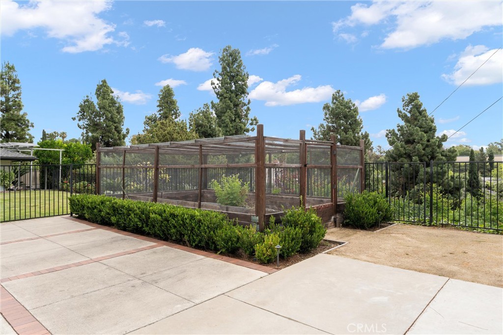 510 Laguna Road Fullerton, CA 92835 - Photo 39 of 48