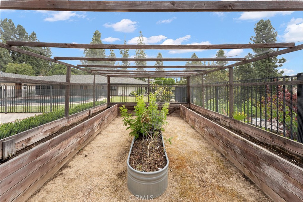 510 Laguna Road Fullerton, CA 92835 - Photo 40 of 48