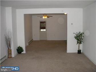 906 Marshall Road Sharon Hill, PA 19079 - Photo 2 of 12 Gallery Image 2
