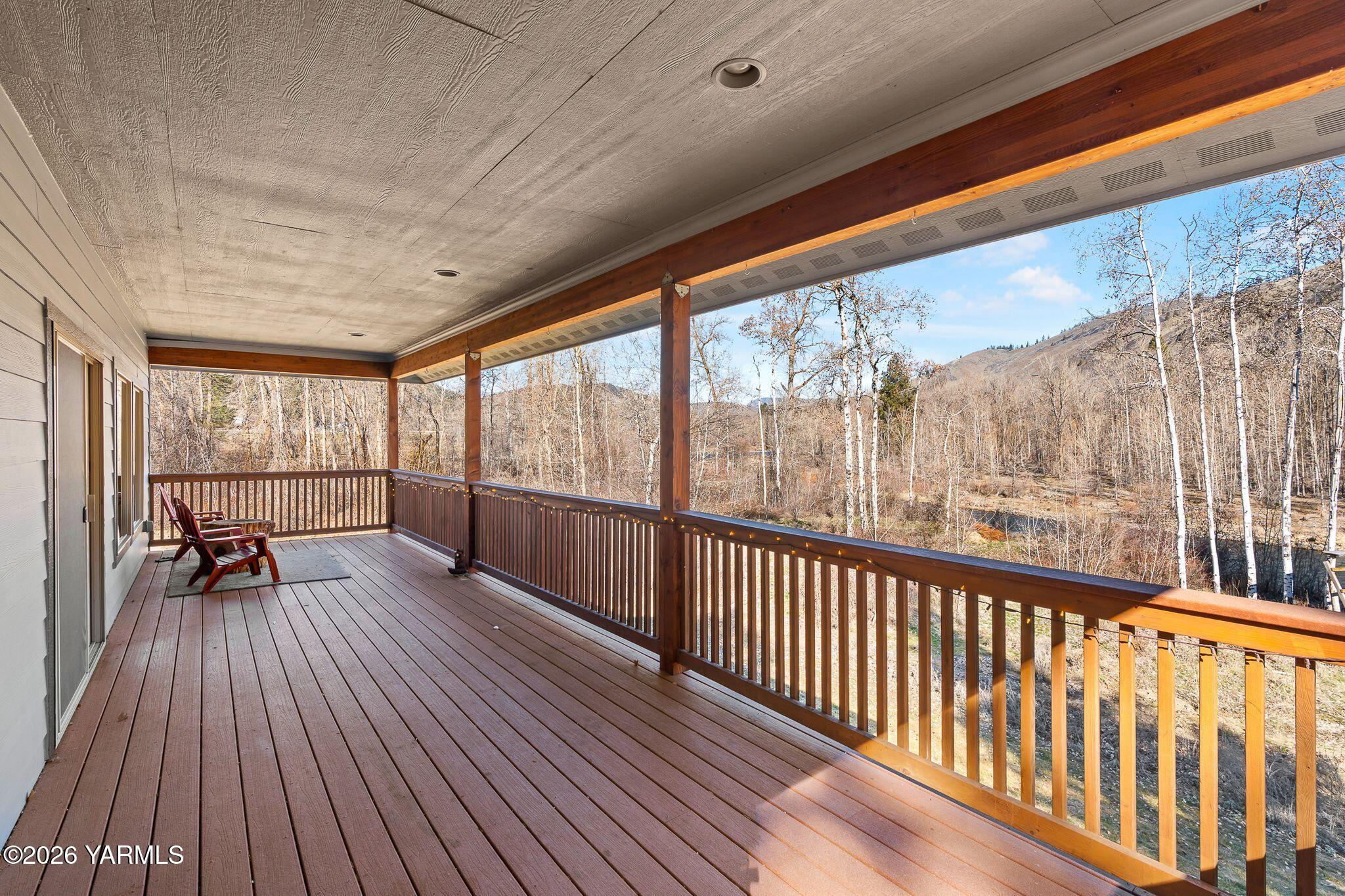 1575 Nile Road Naches, WA 98937 - Photo 30 of 51 a view of a balcony with wooden floor