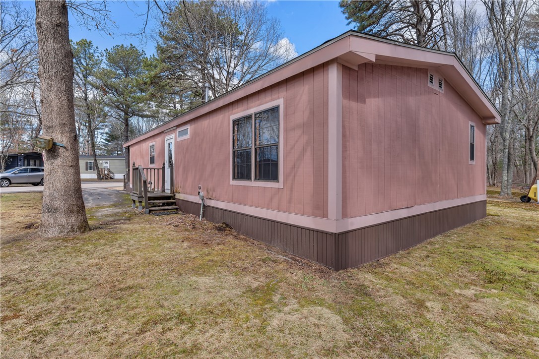 41 Leisure Way Coventry, RI 02816 - Photo 3 of 14