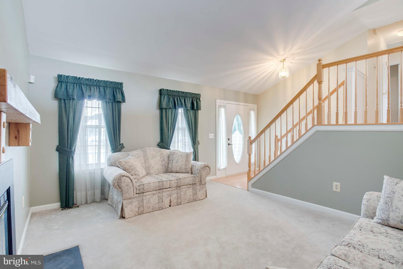 4502 Sandwood Road Baltimore, MD 21219 - Photo 12 of 39 Living room