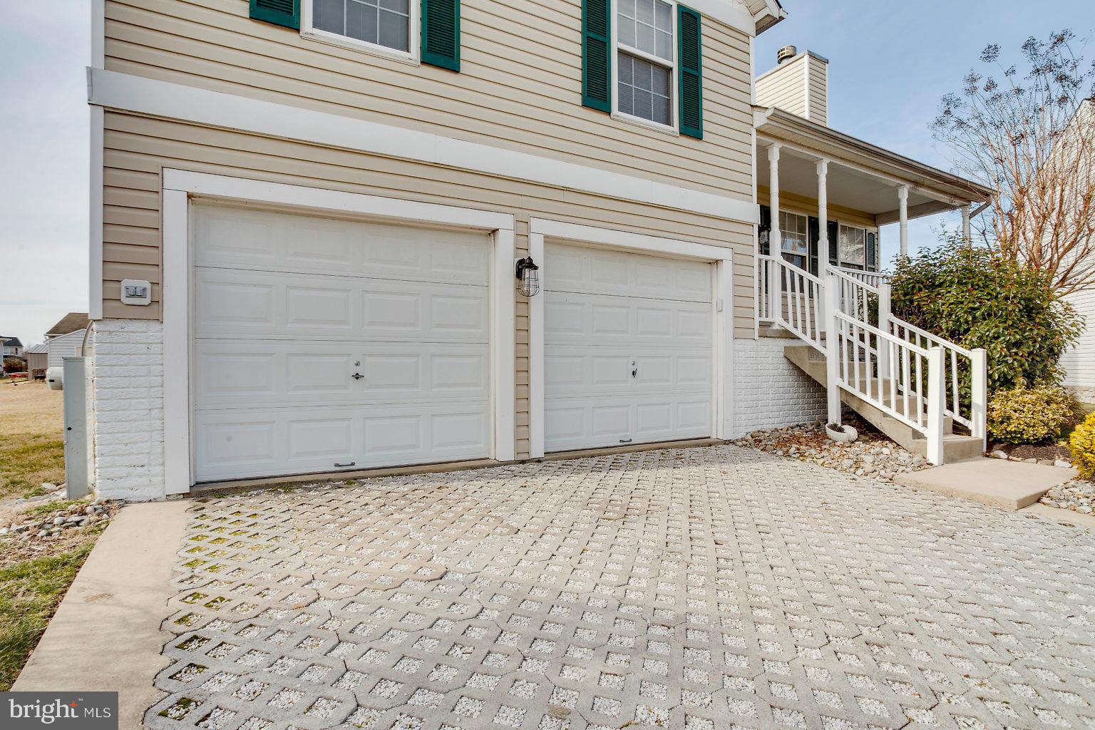 4502 Sandwood Road Baltimore, MD 21219 - Photo 4 of 39 2 car garage