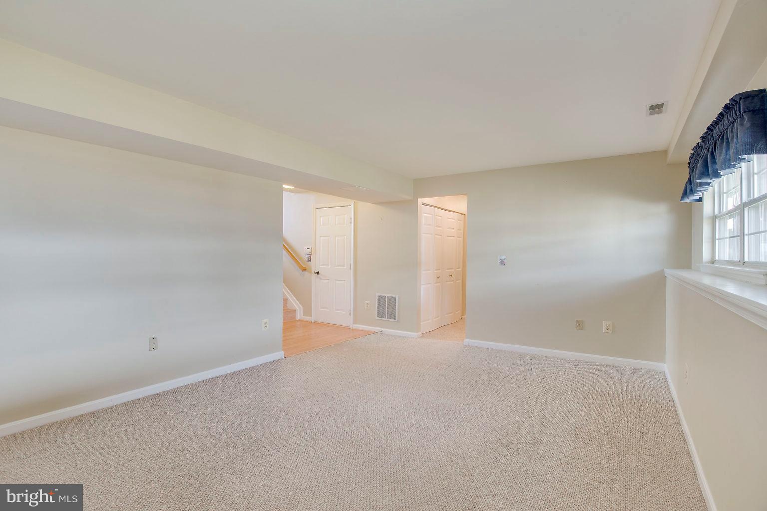 4502 Sandwood Road Baltimore, MD 21219 - Photo 34 of 39 family room