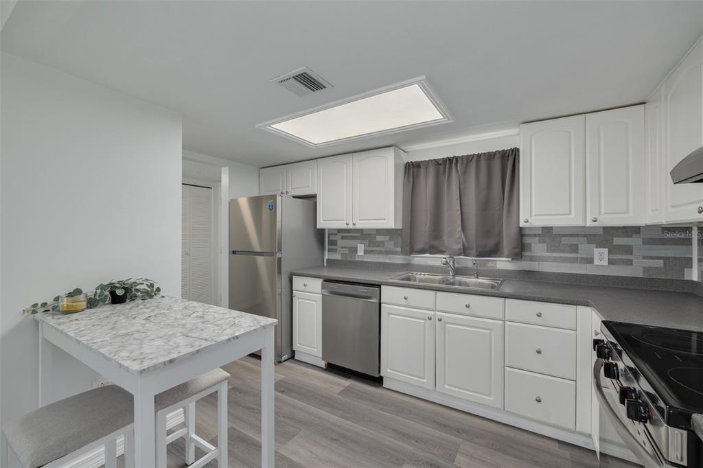 7131 Dell Road, Unit 2 New Port Richey, FL 34653 - Photo 10 of 35