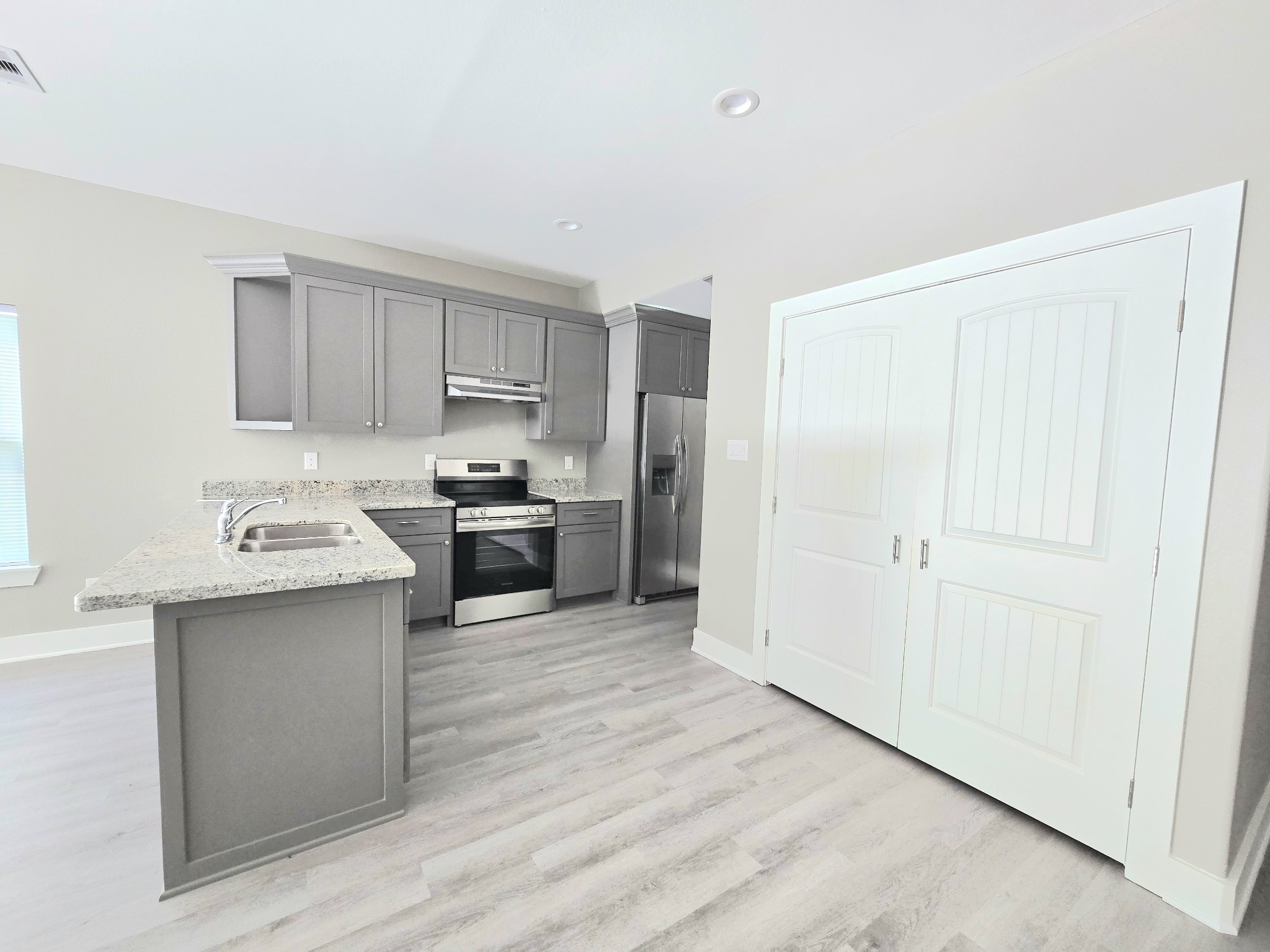 3514 Hunnicutt Street, Unit B Dayton, TX 77535 - Photo 5 of 15