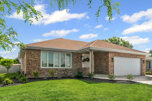 $535,000 | 19725 South Schoolhouse Road, Mokena, IL 60448