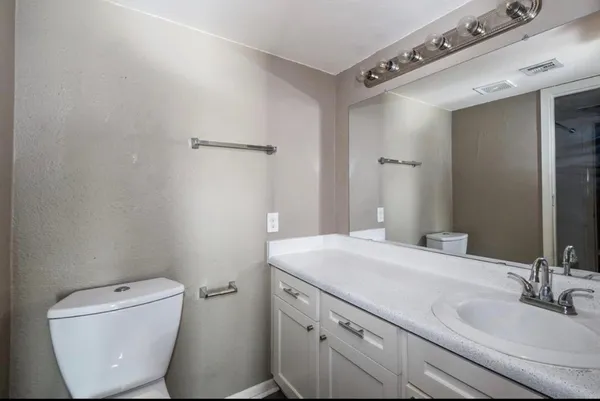 $950 | 8529 Hearth Drive, Unit 25, Houston, TX 77054