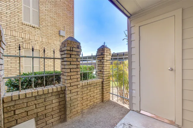 $129,900 | 12550 Whittington Drive, Unit 408, Houston, TX 77077