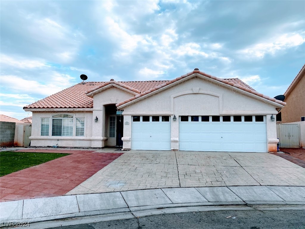 9061 Royal Monarch Ct