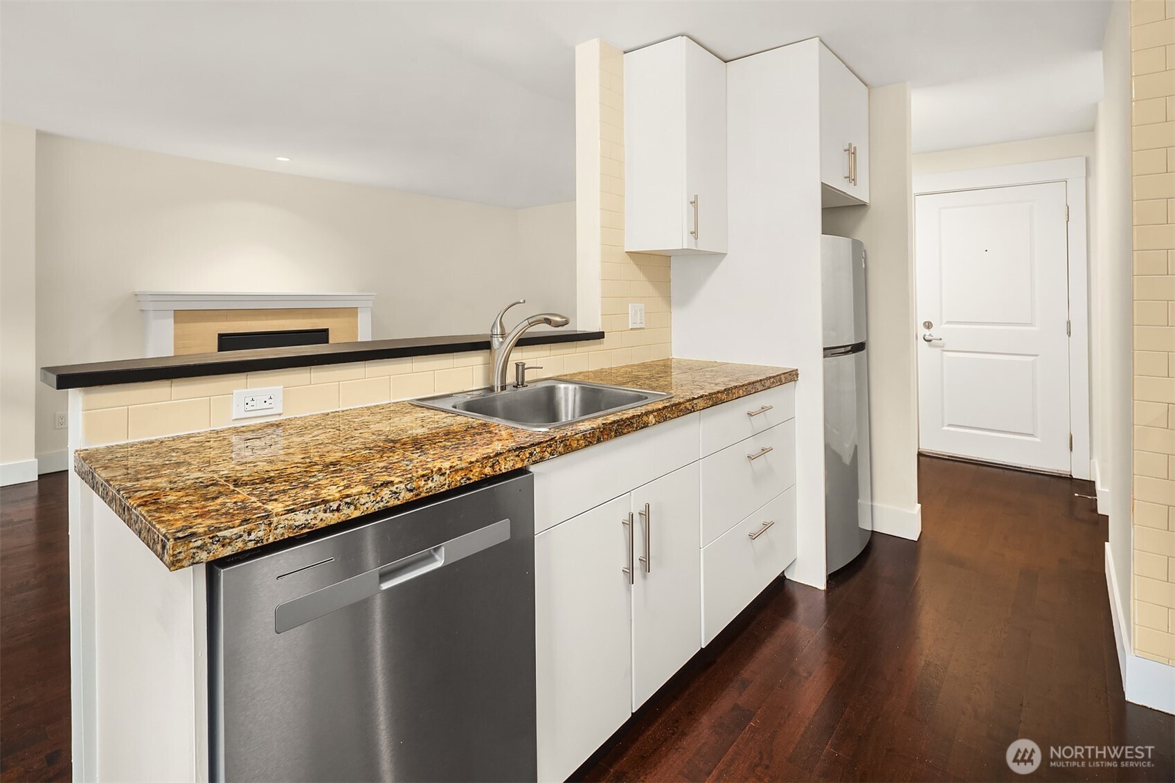 23015 Edmonds Way, Unit A110 Edmonds, WA 98020 - Photo 5 of 27