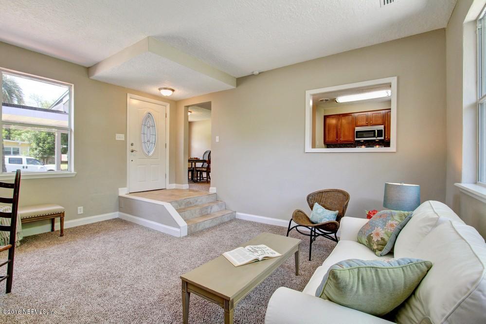 7103 Altama Road Jacksonville, FL 32216 - Photo 4 of 34 Marro Staging Services Holiday Hill (2)
