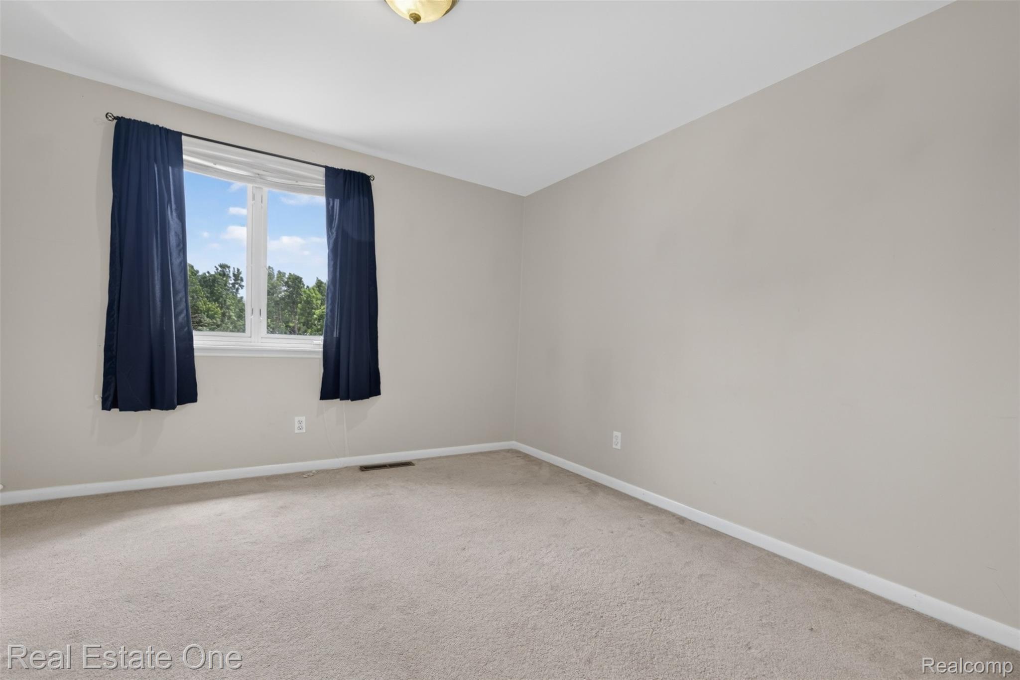 10379 Hegel Road Goodrich, MI 48438 - Photo 23 of 70 24) Upstairs Bedroom 1.jpg