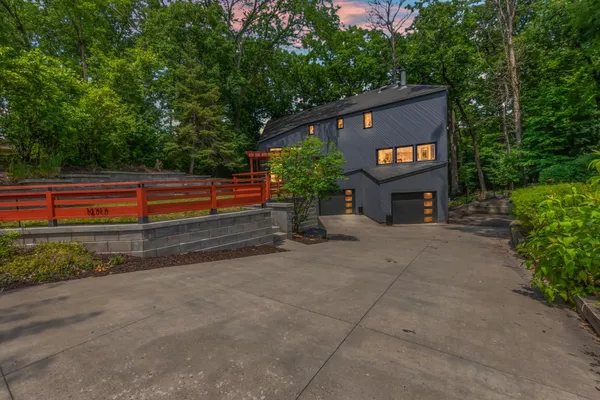 $799,900 | 14717 Minnehaha Place, Minnetonka, MN 55391