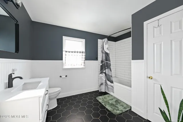 $899,000 | 12 Thompson Avenue, Leonardo, NJ 07737