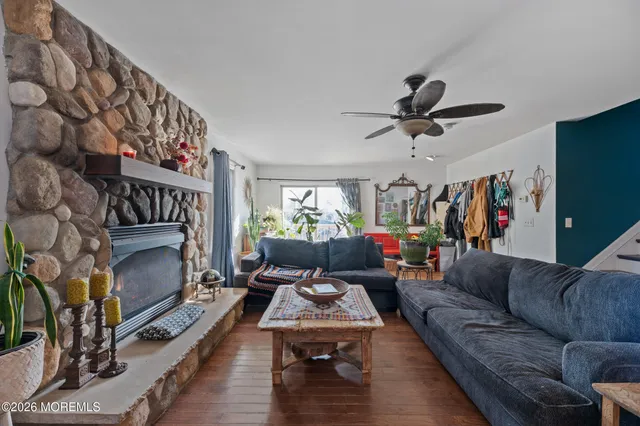 $899,000 | 12 Thompson Avenue, Leonardo, NJ 07737