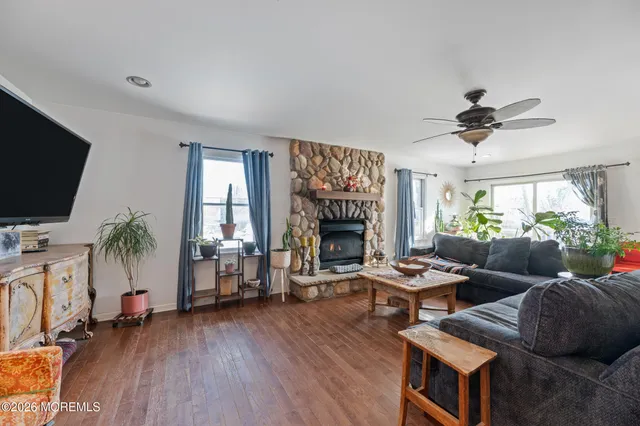 $899,000 | 12 Thompson Avenue, Leonardo, NJ 07737