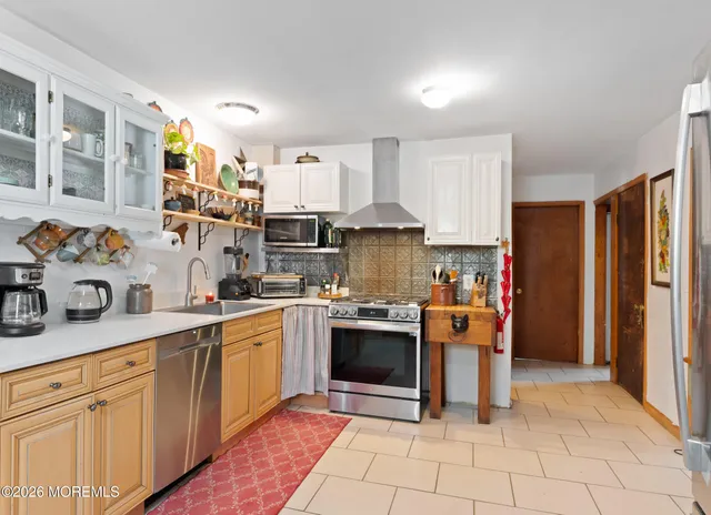 $899,000 | 12 Thompson Avenue, Leonardo, NJ 07737