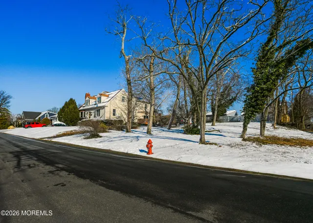 $899,000 | 12 Thompson Avenue, Leonardo, NJ 07737