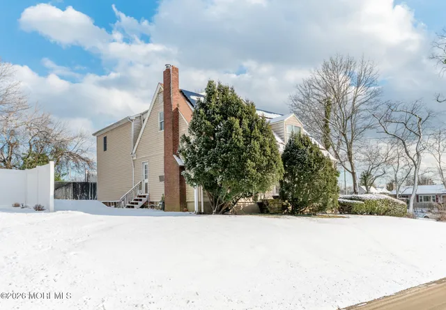 $899,000 | 12 Thompson Avenue, Leonardo, NJ 07737