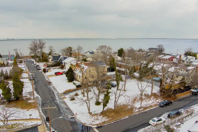 $899,000 | 12 Thompson Avenue, Leonardo, NJ 07737