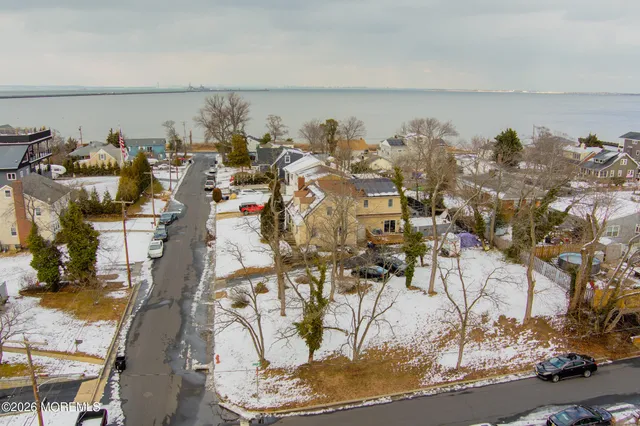 $899,000 | 12 Thompson Avenue, Leonardo, NJ 07737