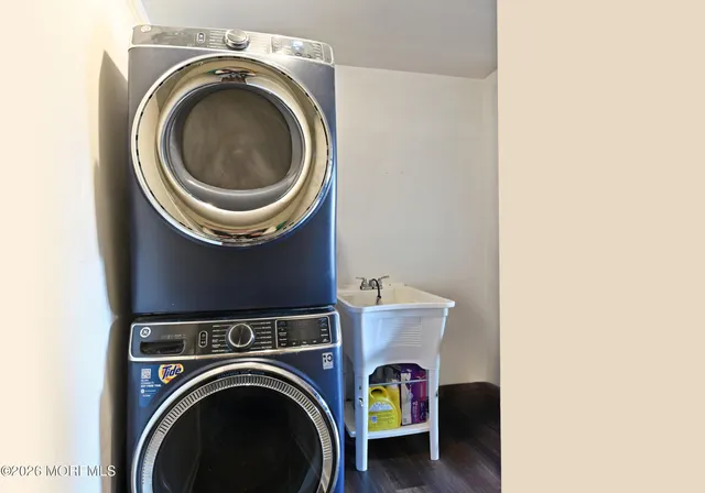 $899,000 | 12 Thompson Avenue, Leonardo, NJ 07737