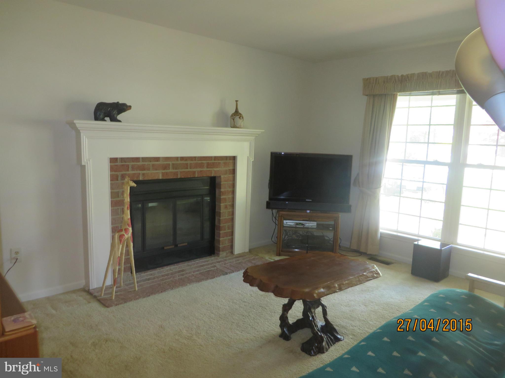 3435 Mt Burnside Way Woodbridge, VA 22192 - Photo 10 of 30 Family Room