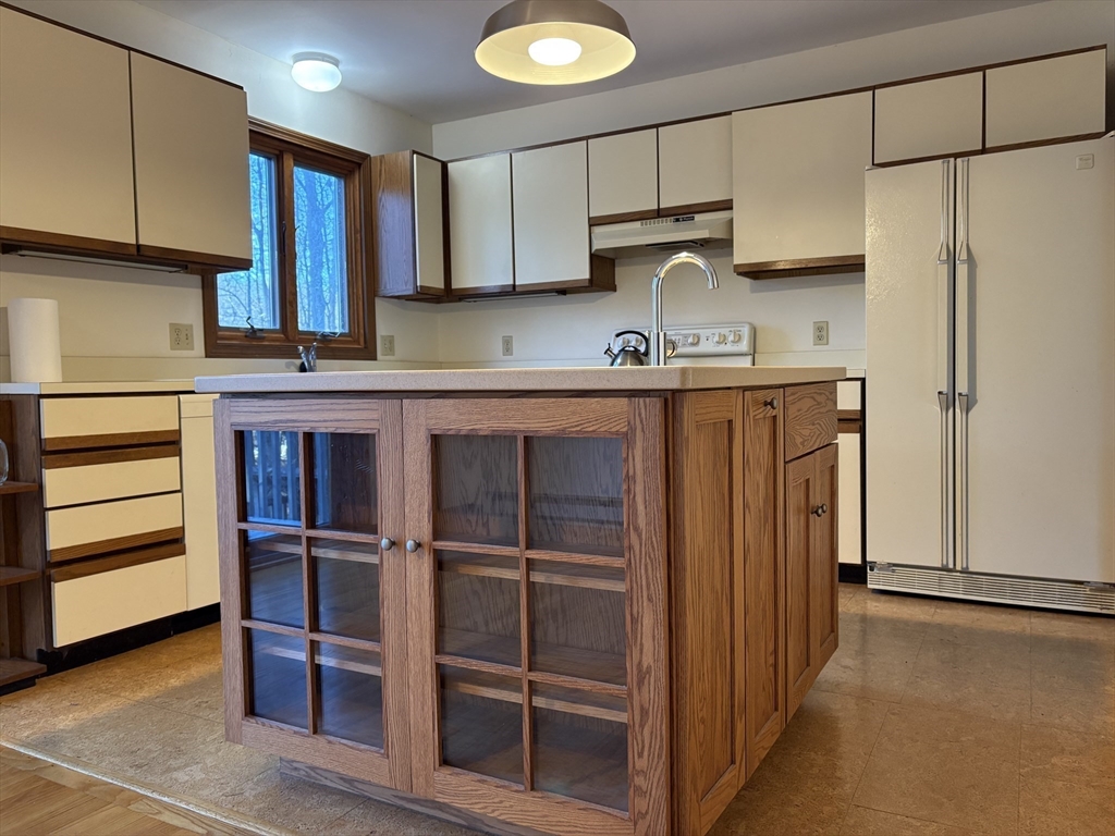 26 Hitching Post Road Amherst, MA 01002 - Photo 11 of 31