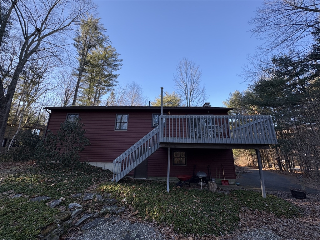 26 Hitching Post Road Amherst, MA 01002 - Photo 3 of 31