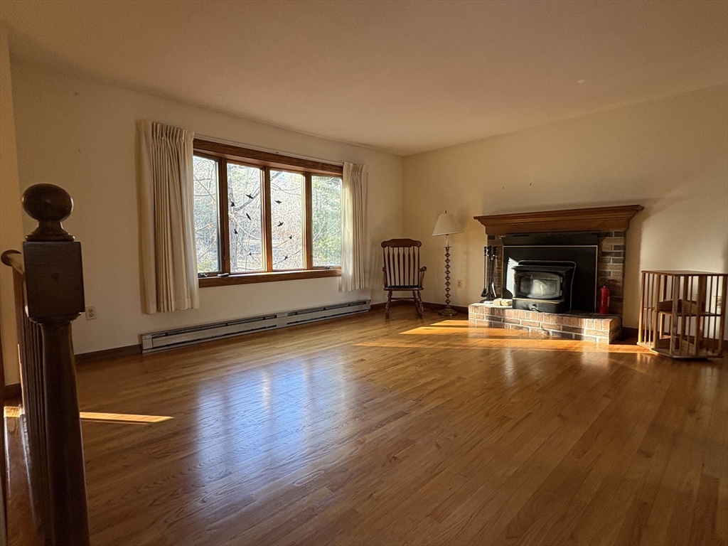 26 Hitching Post Road Amherst, MA 01002 - Photo 6 of 31