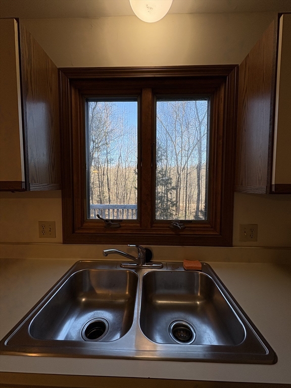 26 Hitching Post Road Amherst, MA 01002 - Photo 10 of 31