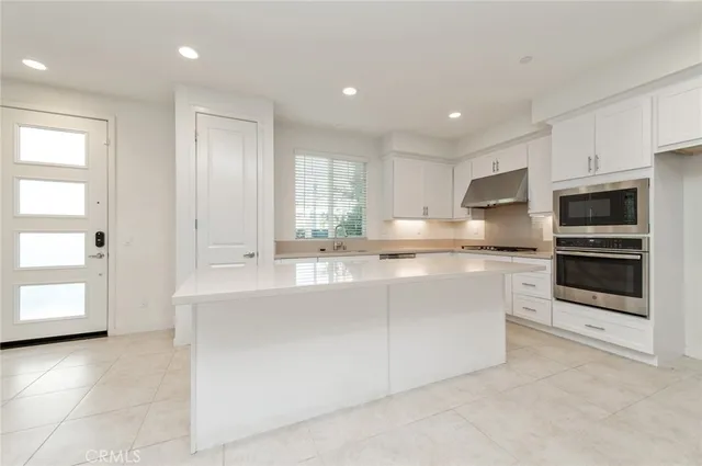 $5,100 | 148 Stage, Irvine, CA 92618