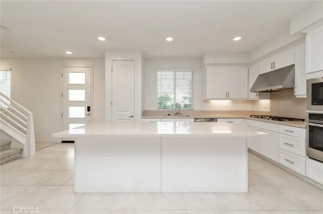 $5,100 | 148 Stage, Irvine, CA 92618