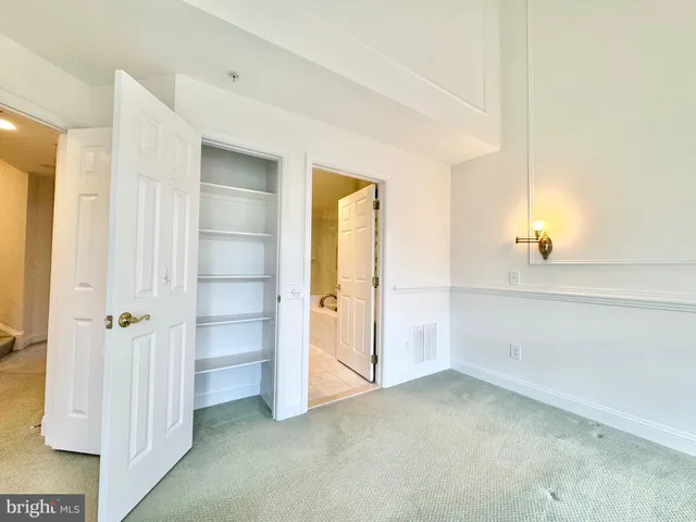 a view of livingroom with furniture