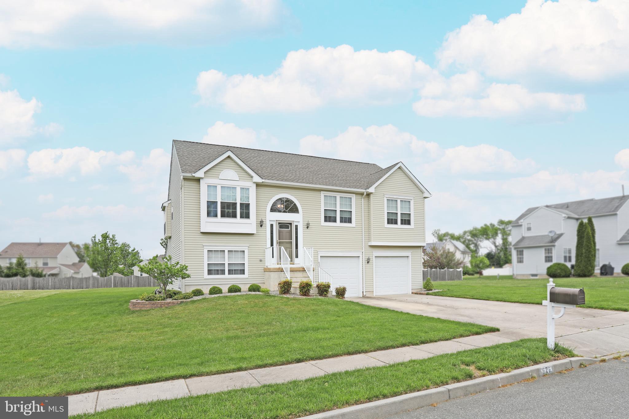 628 Raspberry Lane Williamstown, NJ 08094 - Photo 2 of 31