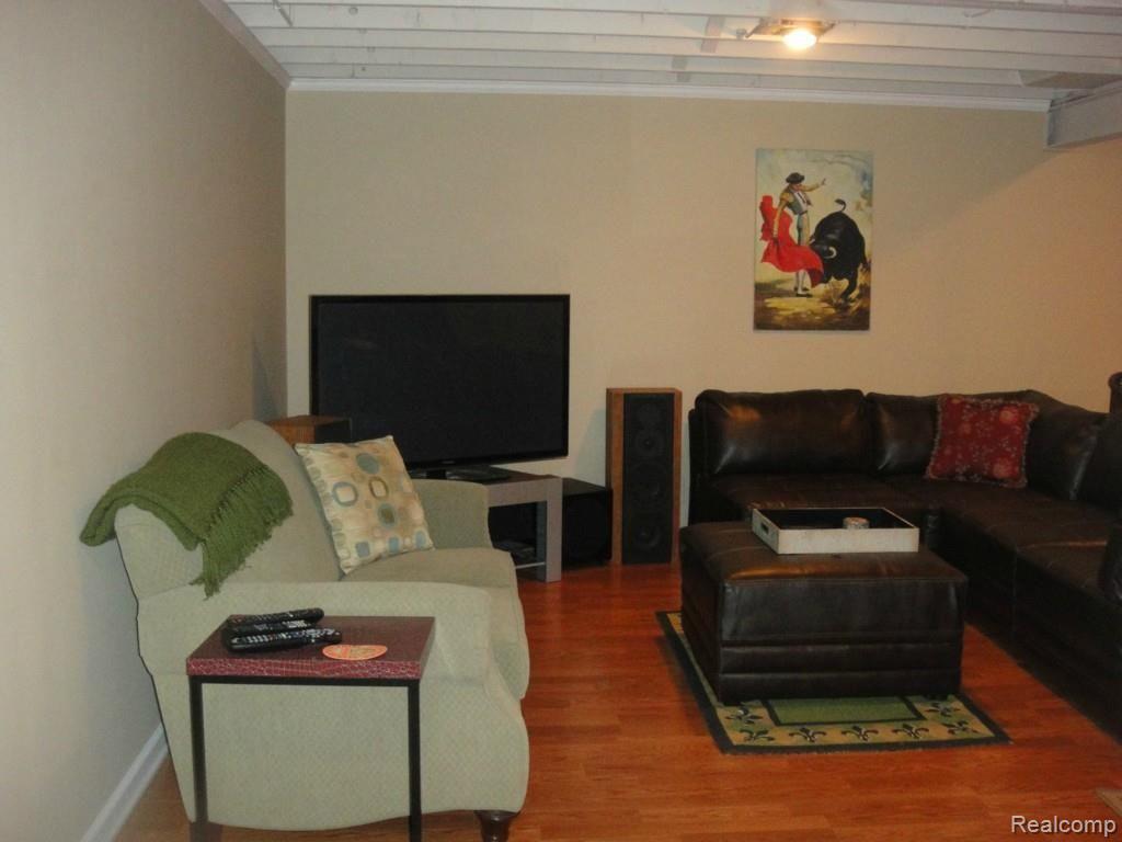 1522 Royal Crescent Street Rochester, MI 48306 - Photo 18 of 20 DSC02229.jpg