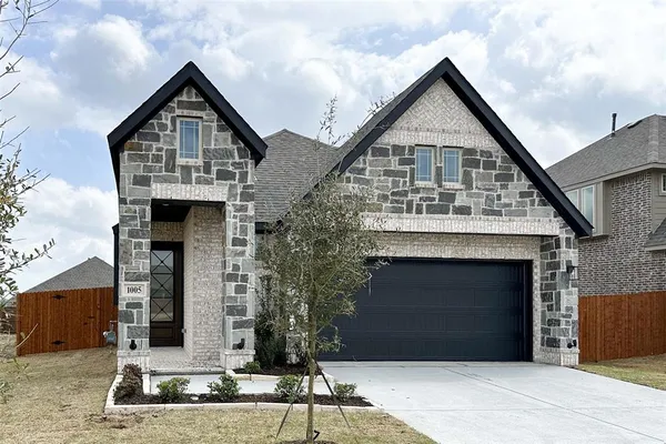 $335,000 | 1005 River Oaks Drive, Godley, TX 76044