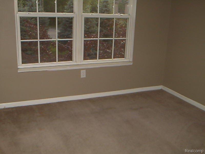 33484 Utica Road, Unit 2 Fraser, MI 48026 - Photo 7 of 10 br2