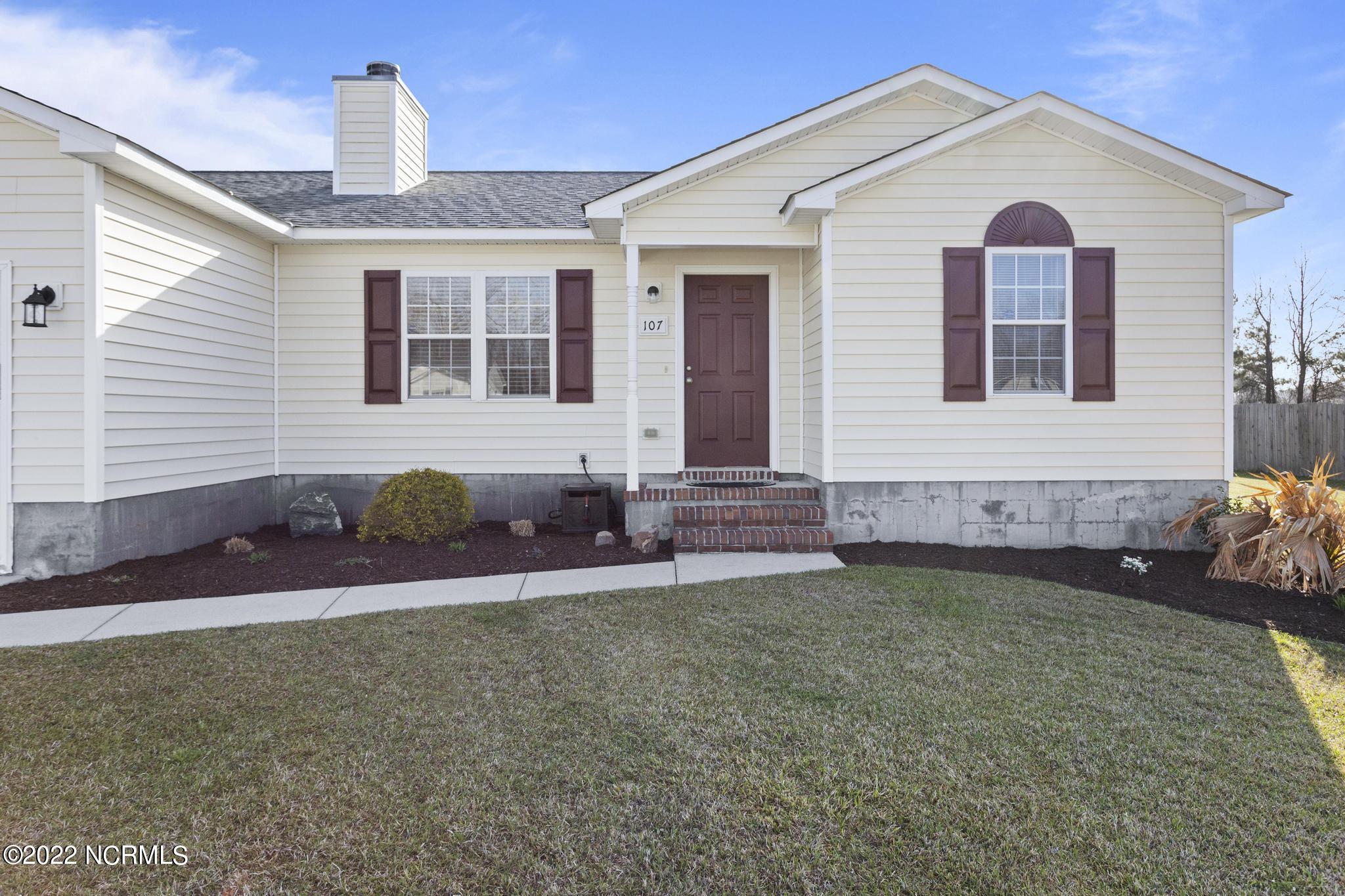 107 Poplar Ridge Road Jacksonville, NC 28546 - Photo 4 of 27 IMG_9208