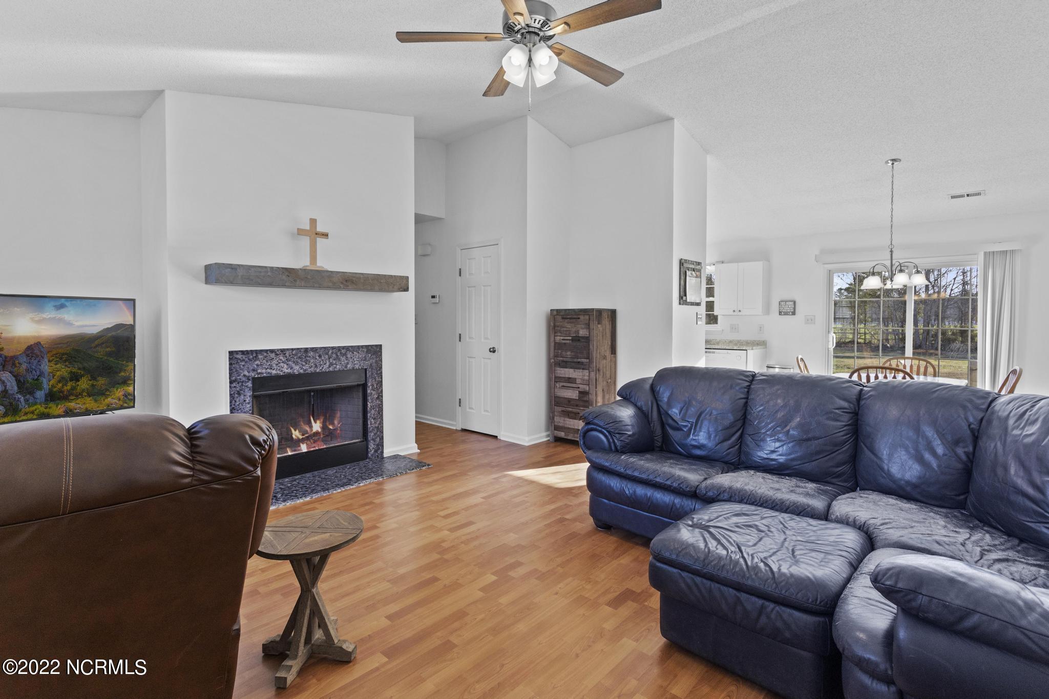 107 Poplar Ridge Road Jacksonville, NC 28546 - Photo 6 of 27 IMG_9043