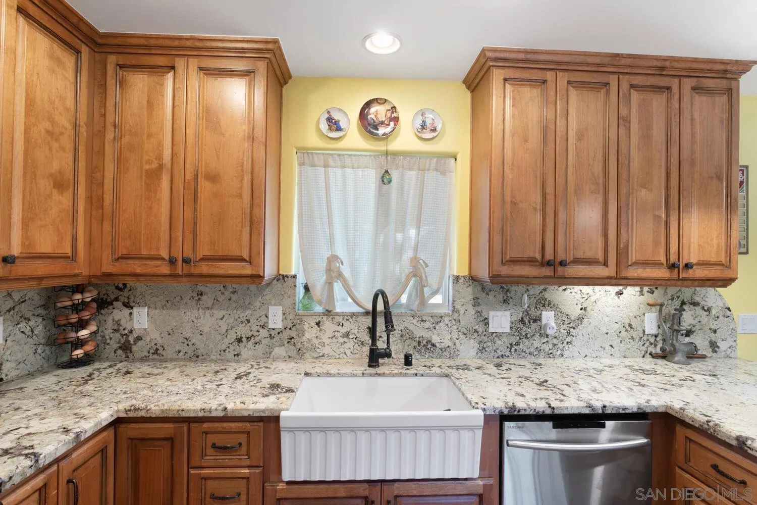 12481 Campo Road Spring Valley, CA 91978 - Photo 3 of 33 Gallery Image 3