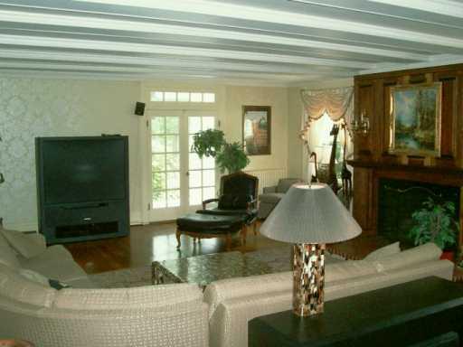 1405 Coraopolis Heights Road Coraopolis, PA 15108 - Photo 3 of 8 Gallery Image 3