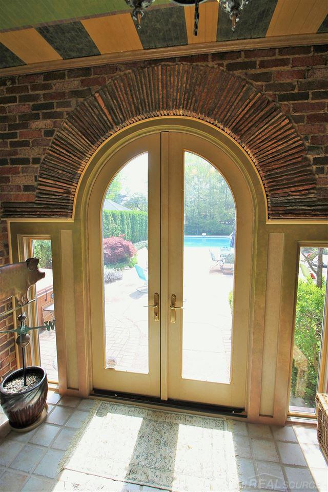 865 Trombley Road Grosse Pointe, MI 48230 - Photo 18 of 99 31348226-17.JPG