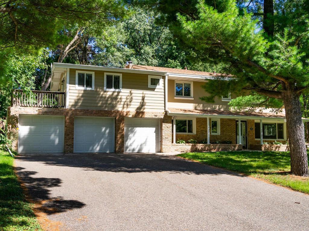 12965 Rutledge Circle Minnetonka, MN 55305 - Photo 2 of 24