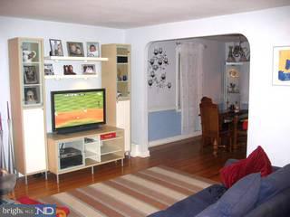7341 Ryers Avenue Philadelphia, PA 19111 - Photo 2 of 6 Gallery Image 2