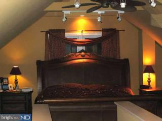 7341 Ryers Avenue Philadelphia, PA 19111 - Photo 4 of 6 Gallery Image 4