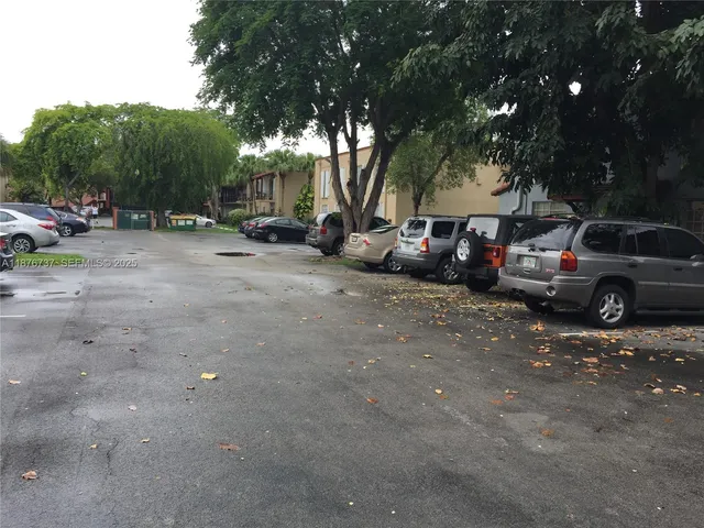 $298,000 | 10808 North Kendall Drive, Unit Q4, Miami, FL 33176