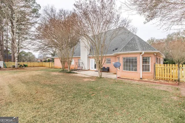 $425,000 | 100 Briarmoor Drive, Warner Robins, GA 31088